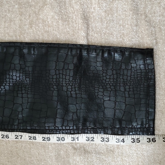 Frame woman's  black croc print  stretch ankle crop pants size 28 - Picture 9 of 13